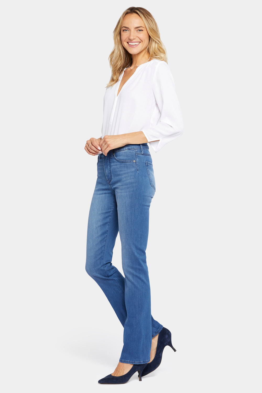 Le Silhouette Slim Bootcut Jeans With High Rise - Amour Blue
