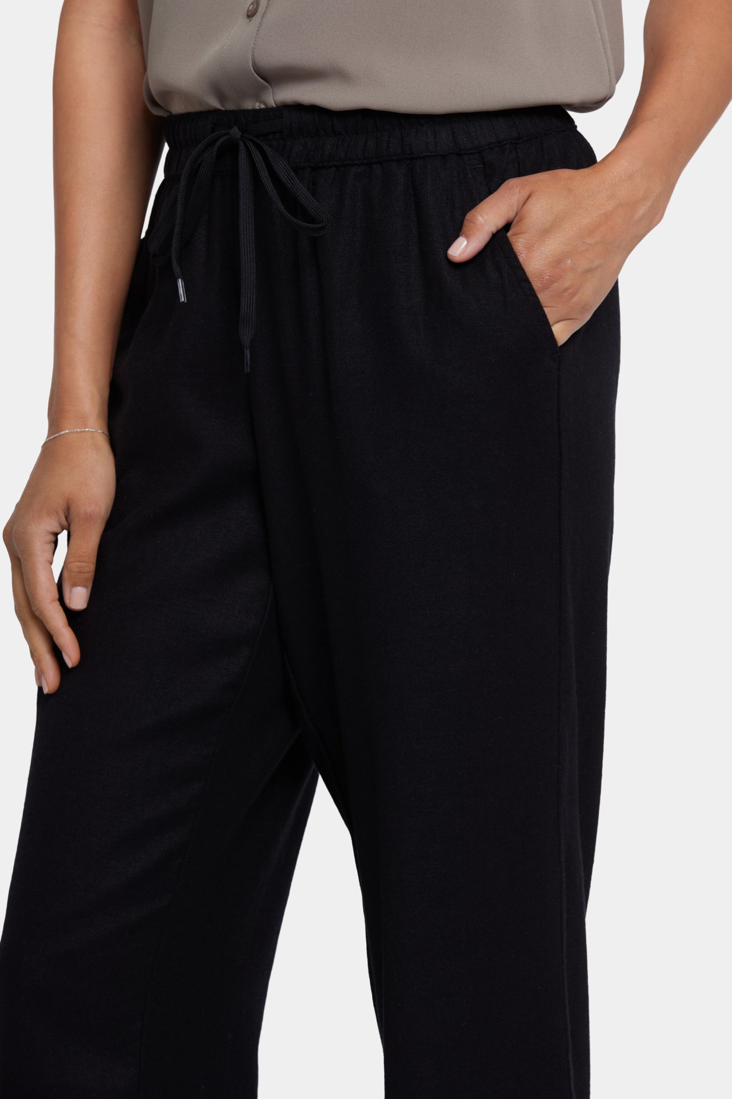 NYDJ Relaxed Drawstring Pull-On Pants In Petite In Stretch Linen - Black