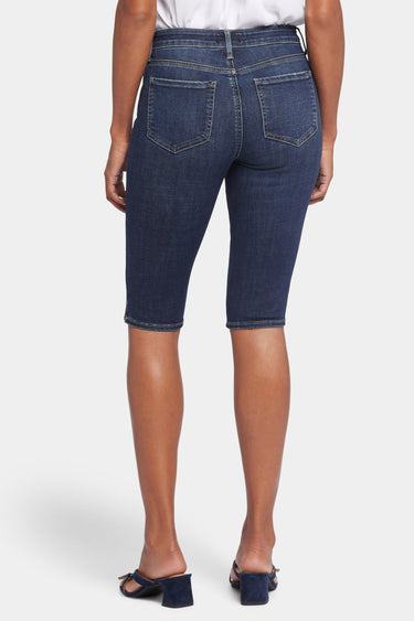 NYDJ Sophie Bike Capri Jeans In Petite With Riveted Side Slits - Lotus Gardens