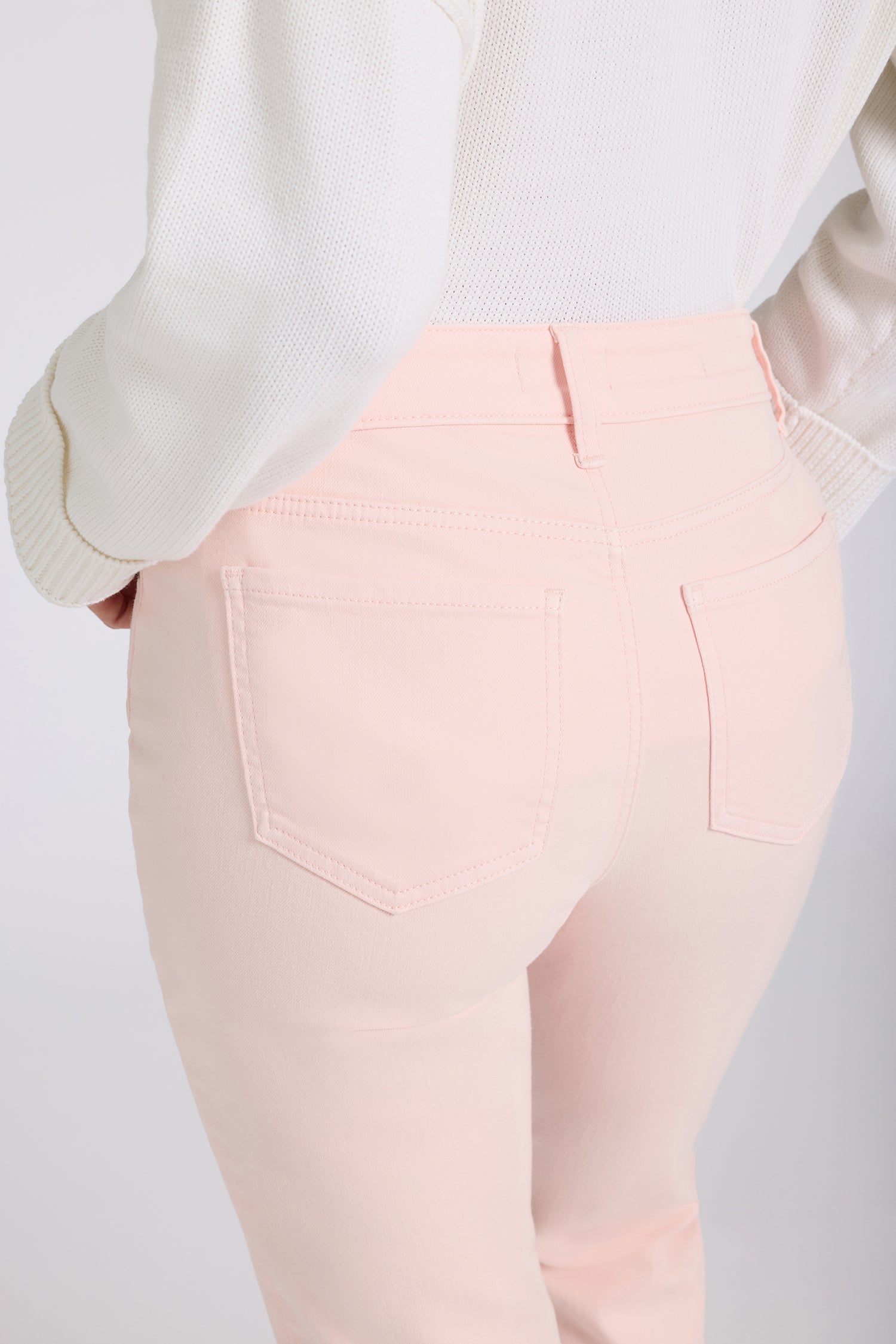 NYDJ Marilyn Straight Crop Jeans In Petite In Cool Embrace® Denim With Cuffs - Pink Dogwood