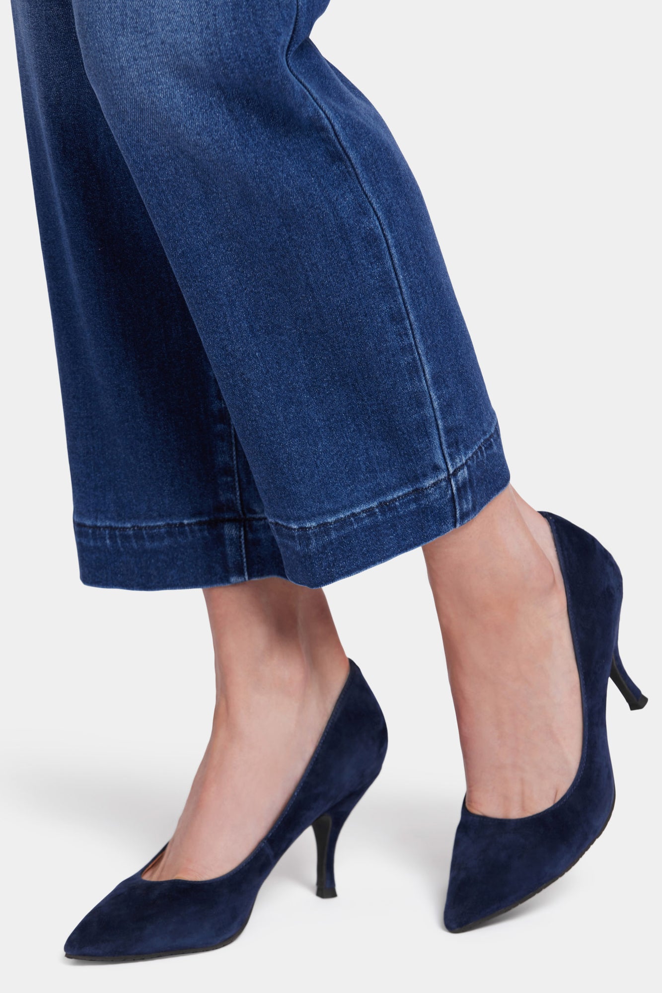 Bailey Relaxed Straight Ankle Pull-On Jeans In Petite In Soft-Contour  Denim™ - Mission Blue Blue | NYDJ