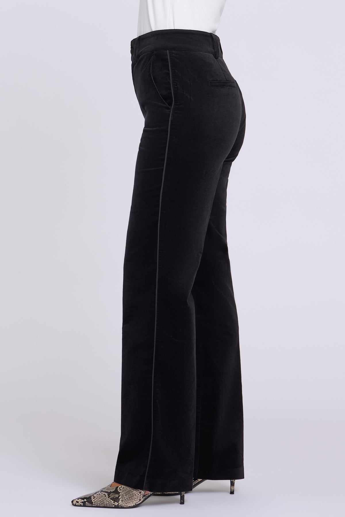 NYDJ Straight Trouser Pants In Petite In Velveteen With High Rise And Satin Piping - Black