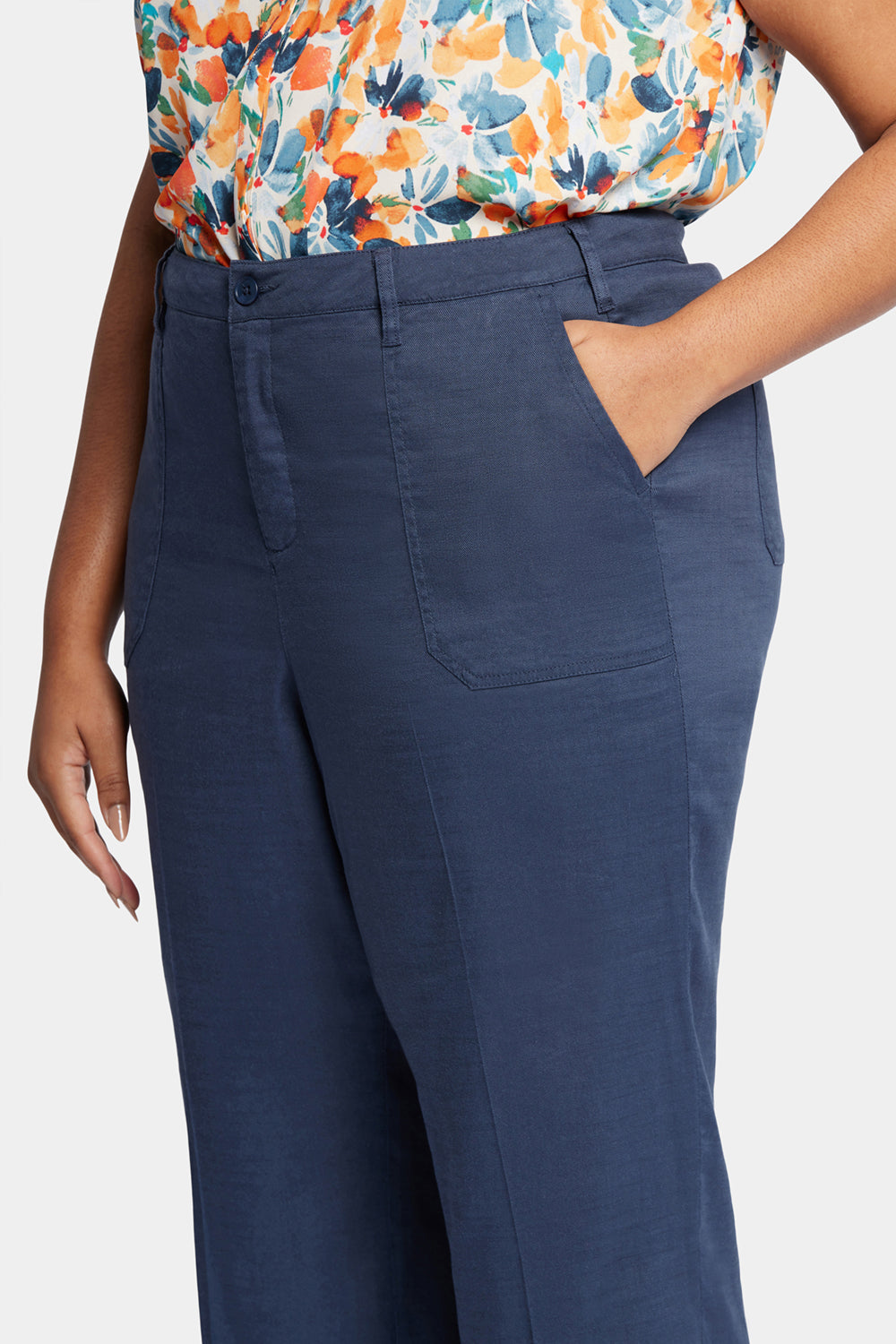 NYDJ Wide Leg Cargo Capri Pants In Plus Size In Stretch Linen - Oxford Navy