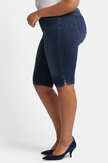 NYDJ Sophie Bike Capri Jeans In Plus Size With Riveted Side Slits - Lotus Gardens