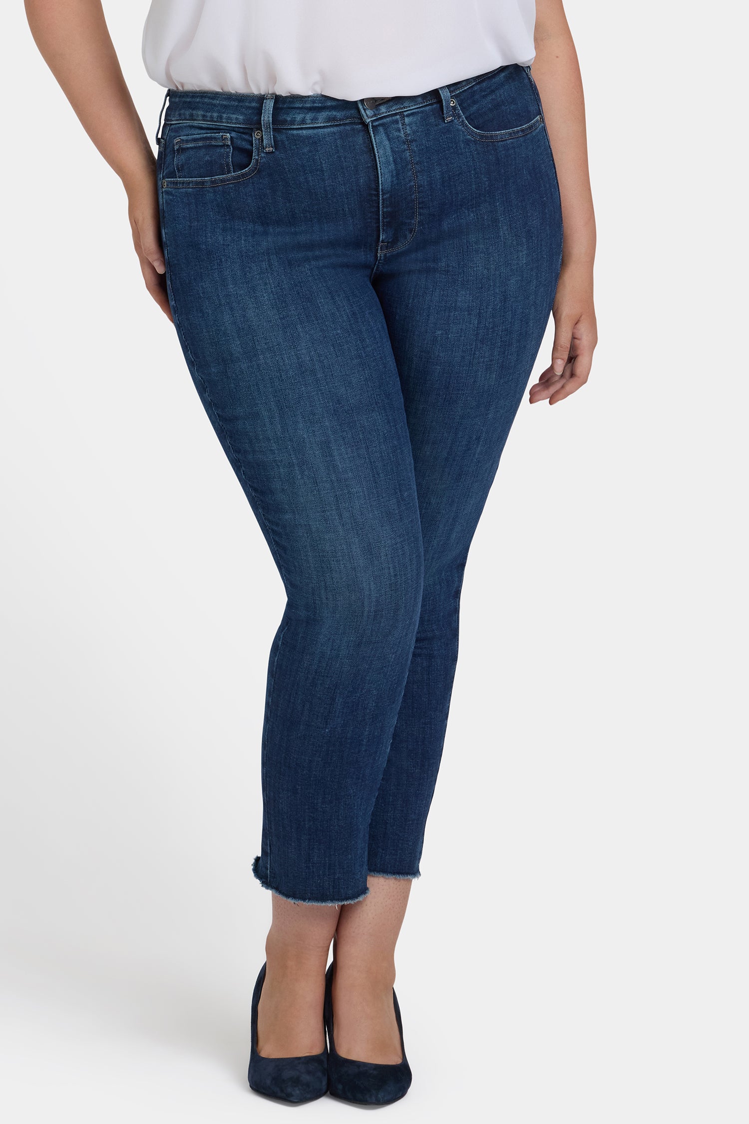 Sheri Slim Ankle Jeans In Plus Size With Frayed Hems - Louvre