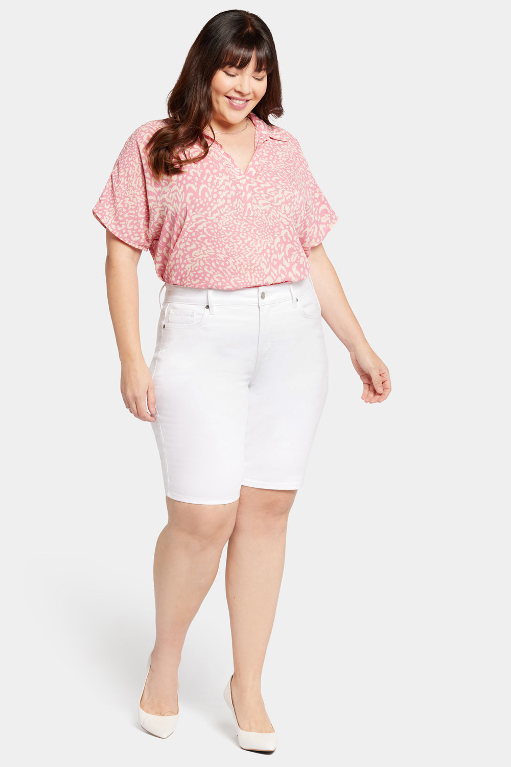 【極美品】eleventyイレブンティ ショートパンツ ホワイト30 Briella 11 Inch Denim Shorts In Plus Size - Optic White White | NYDJ