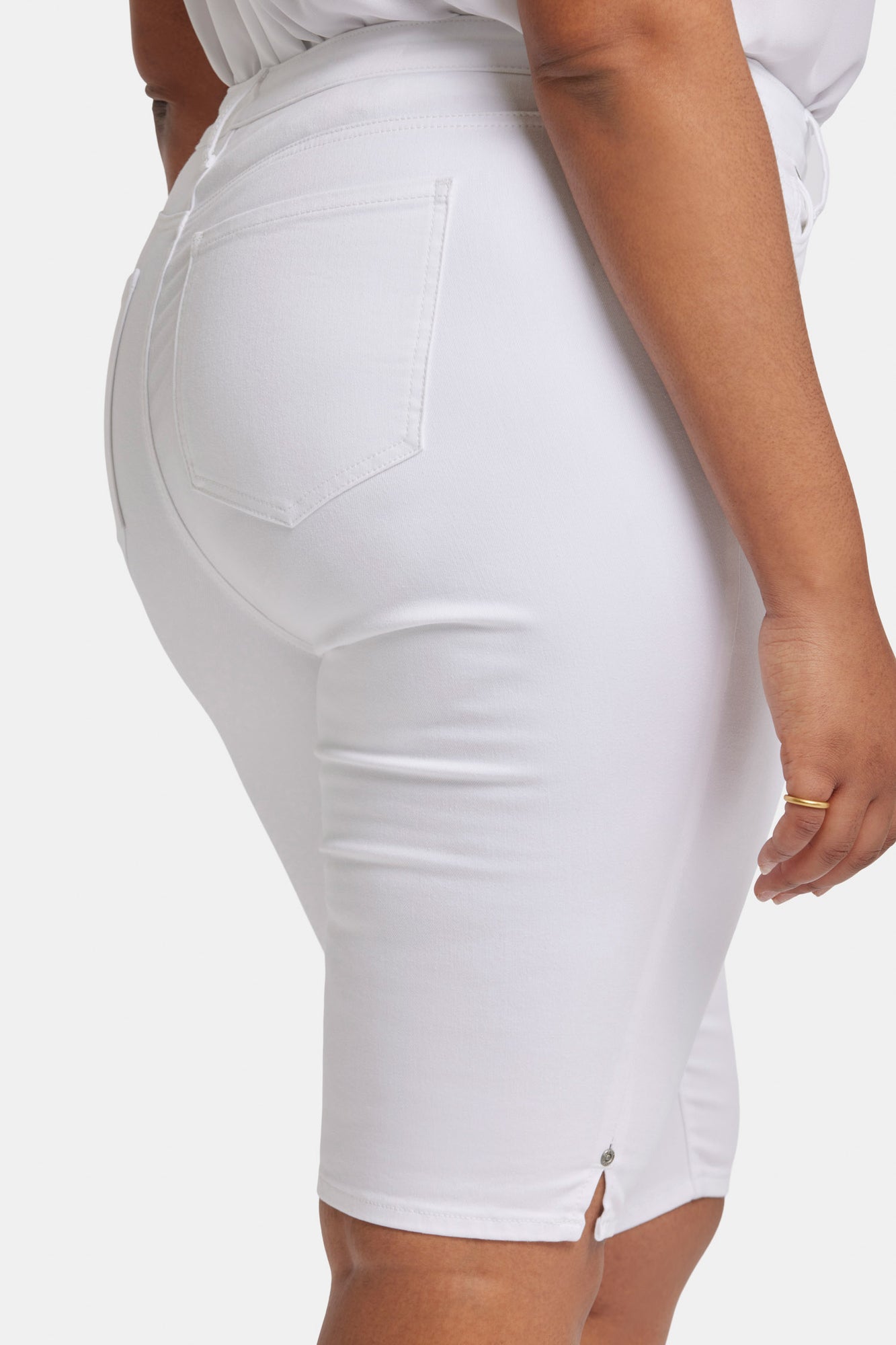 Sophie Bike Capri Jeans In Petite With Riveted Side Slits - Optic White  White