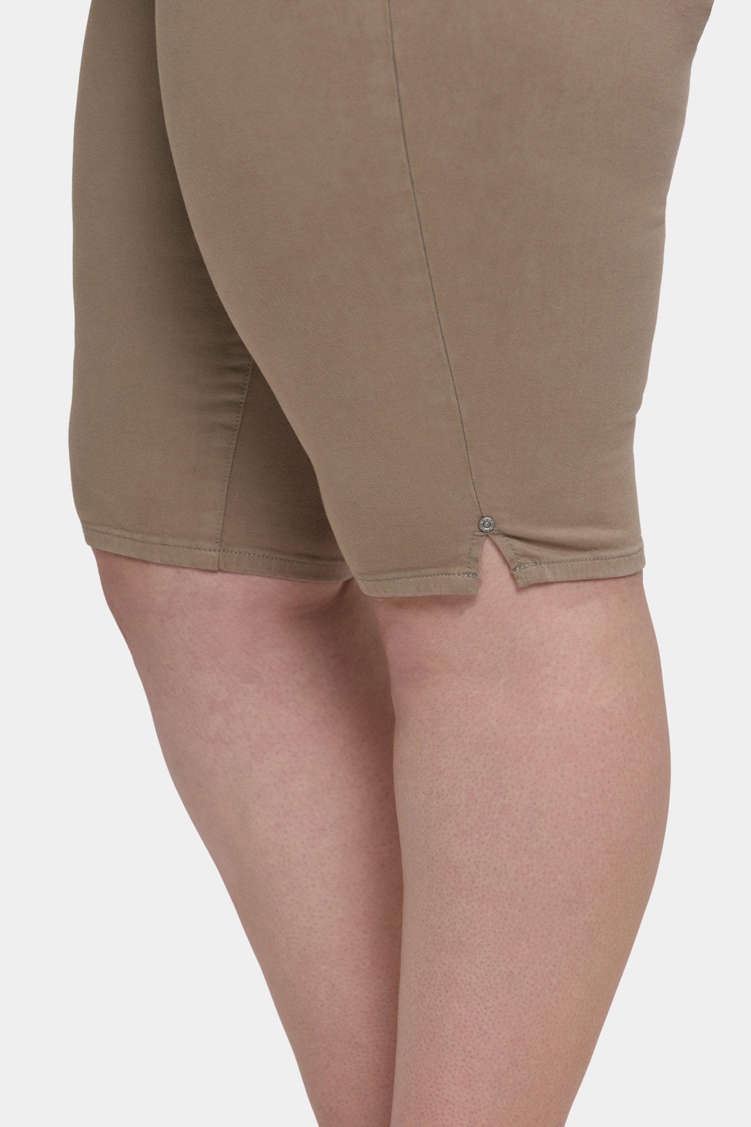 Sophie Bike Capri Jeans In Plus Size With Riveted Side Slits
