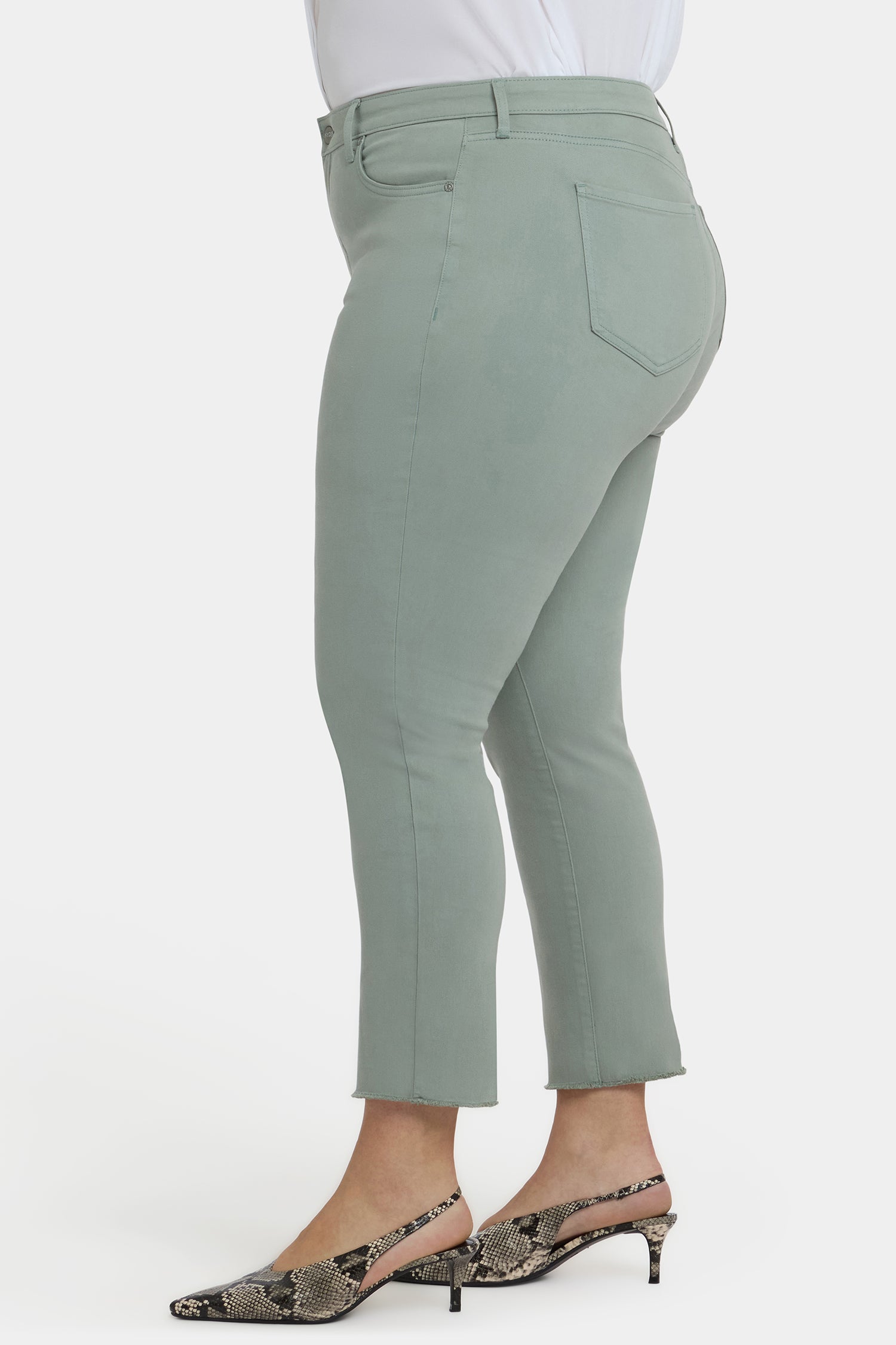 Sheri Slim Ankle Jeans In Plus Size With Frayed Hems - Mistletoe