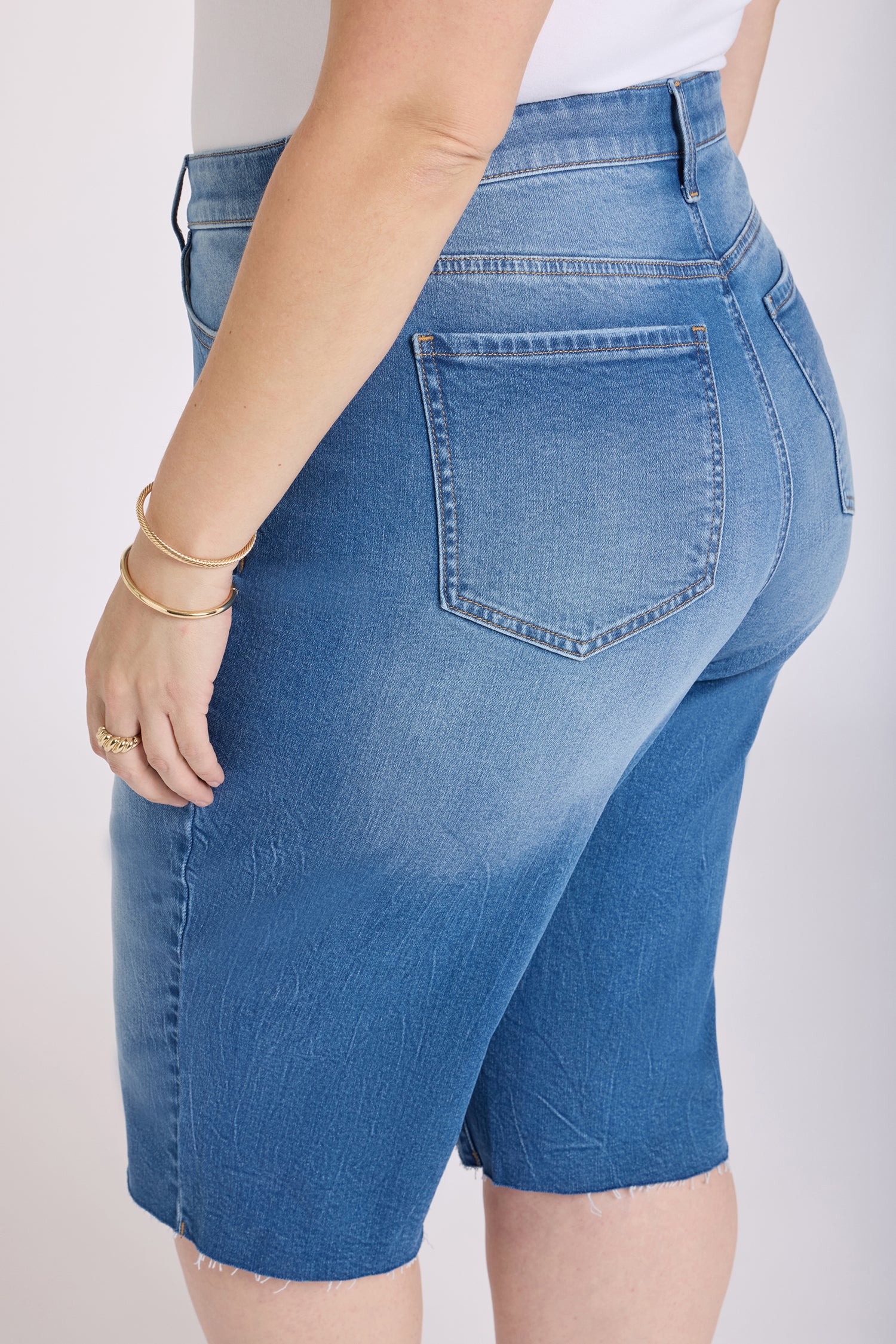 Kristie '80s Bermuda Denim Shorts In Plus Size With Pressed