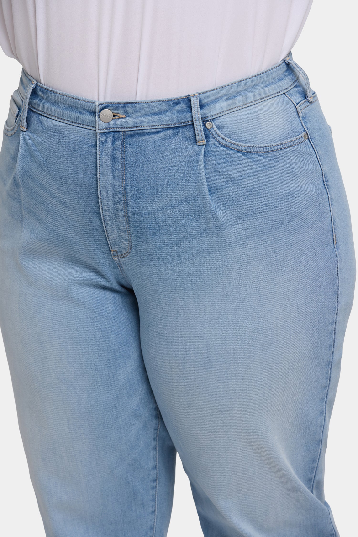(取寄) エヌワイディージェイ レディース バルーン アンクル ジーンズ イン サンティアゴ シー NYDJ women Balloon Ankle Jeans in Santiago Sea Santiago Sea Balloon Ankle Jeans In Plus Size With Pleats - Santiago Sea Blue