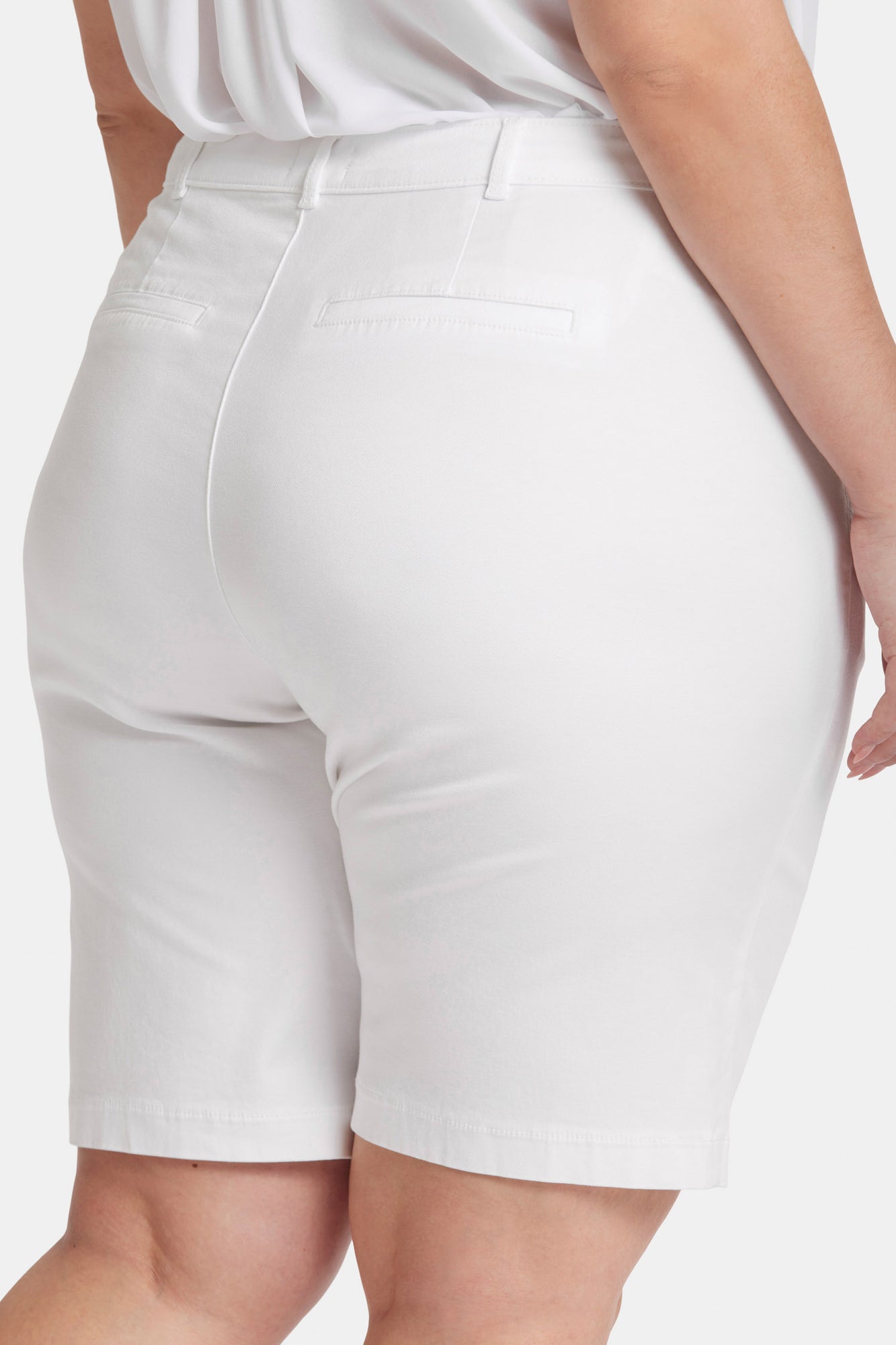 NYDJ Bermuda Shorts In Plus Size In Stretch Twill - Optic White