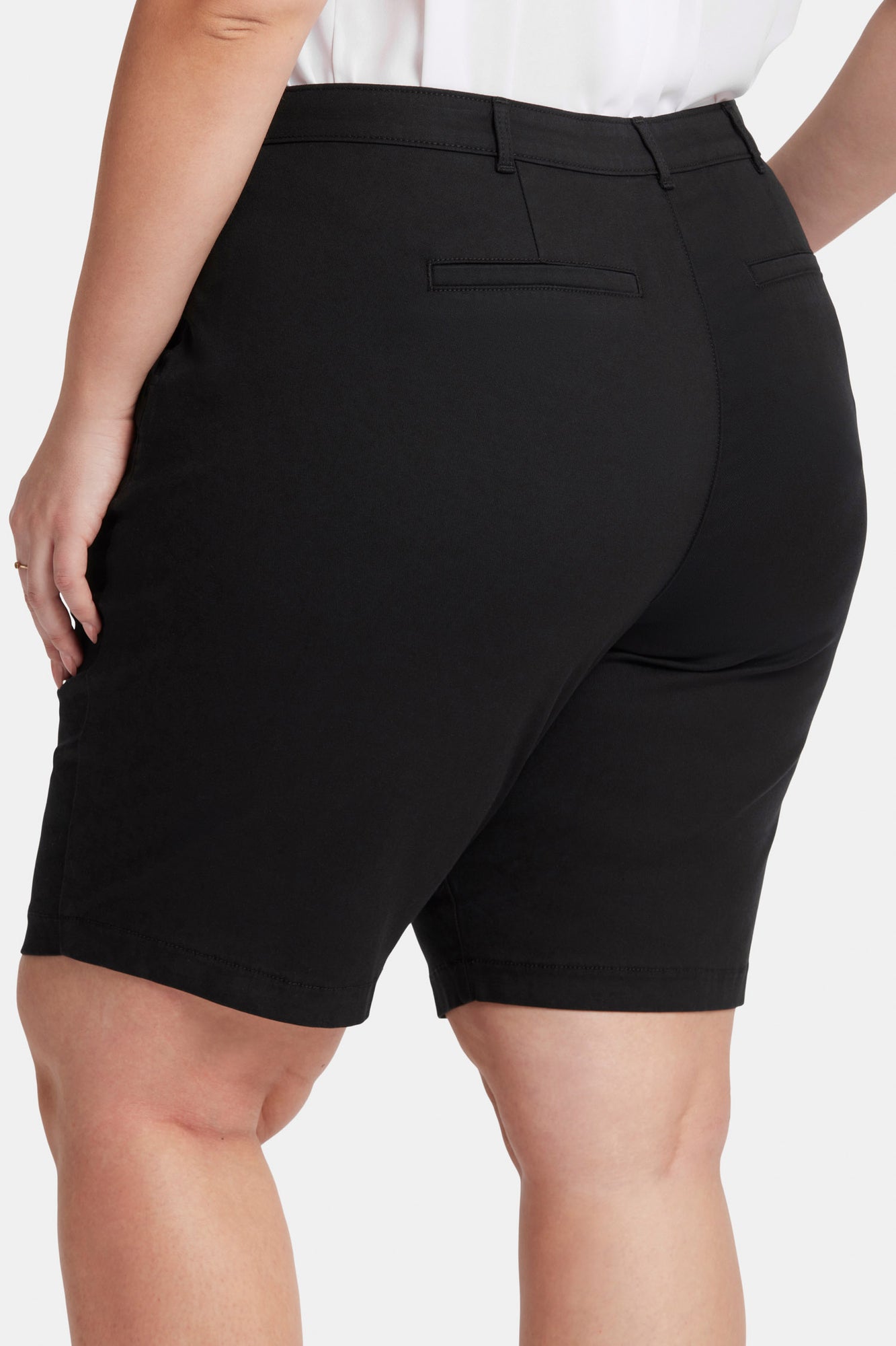 NYDJ Bermuda Shorts In Plus Size In Stretch Twill - Black