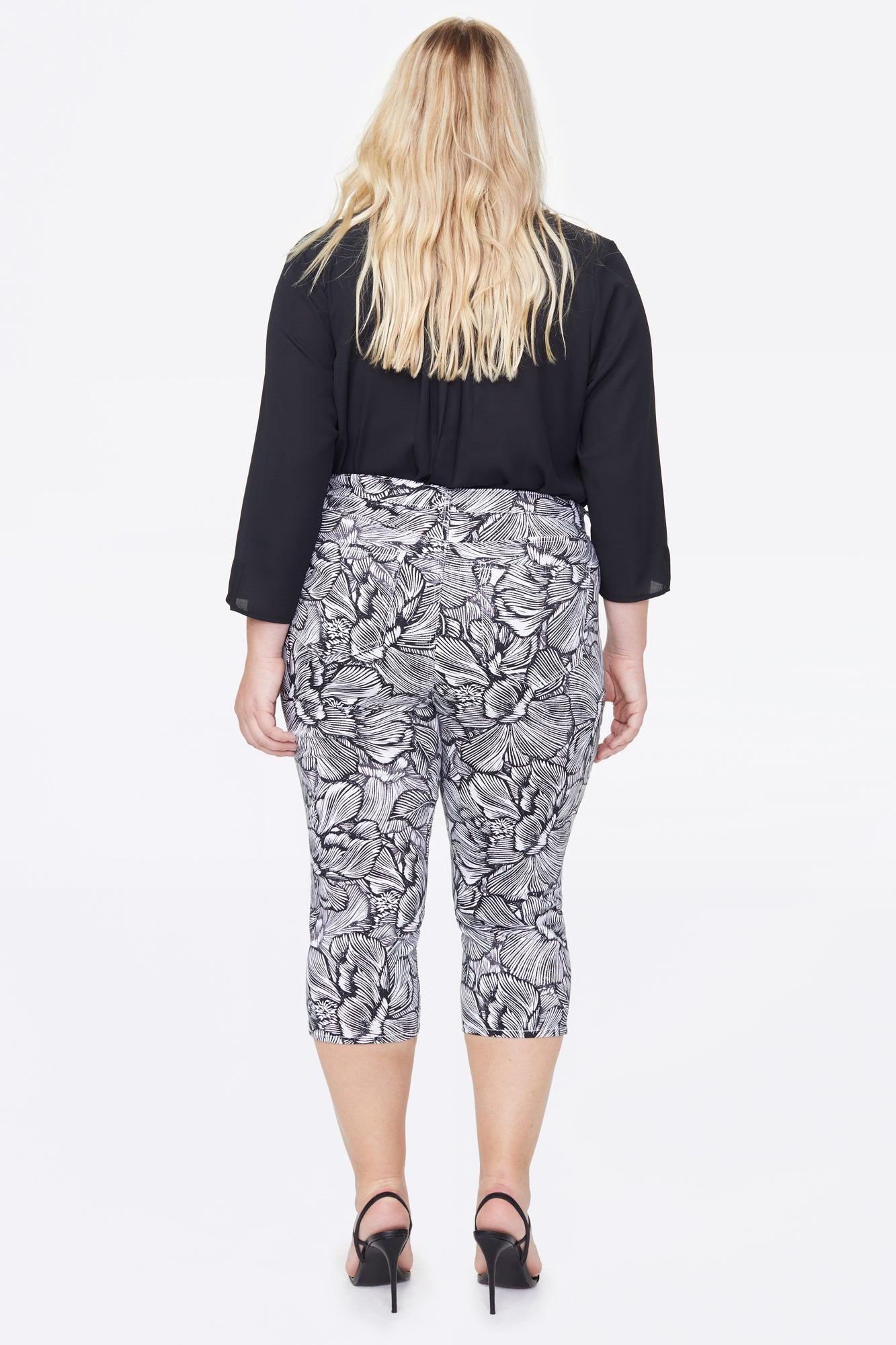 NYDJ Slim Straight Crop Jeans In Curves 360 Denim With Side Slits - Floral Cosmos Black