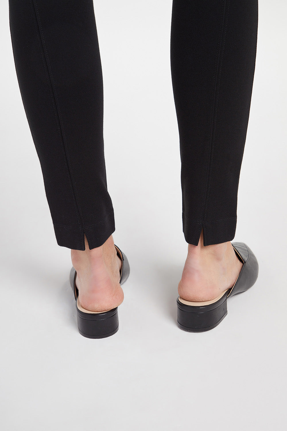 Pull-On Legging Pants Sculpt-Her™ Collection - Black Black | NYDJ
