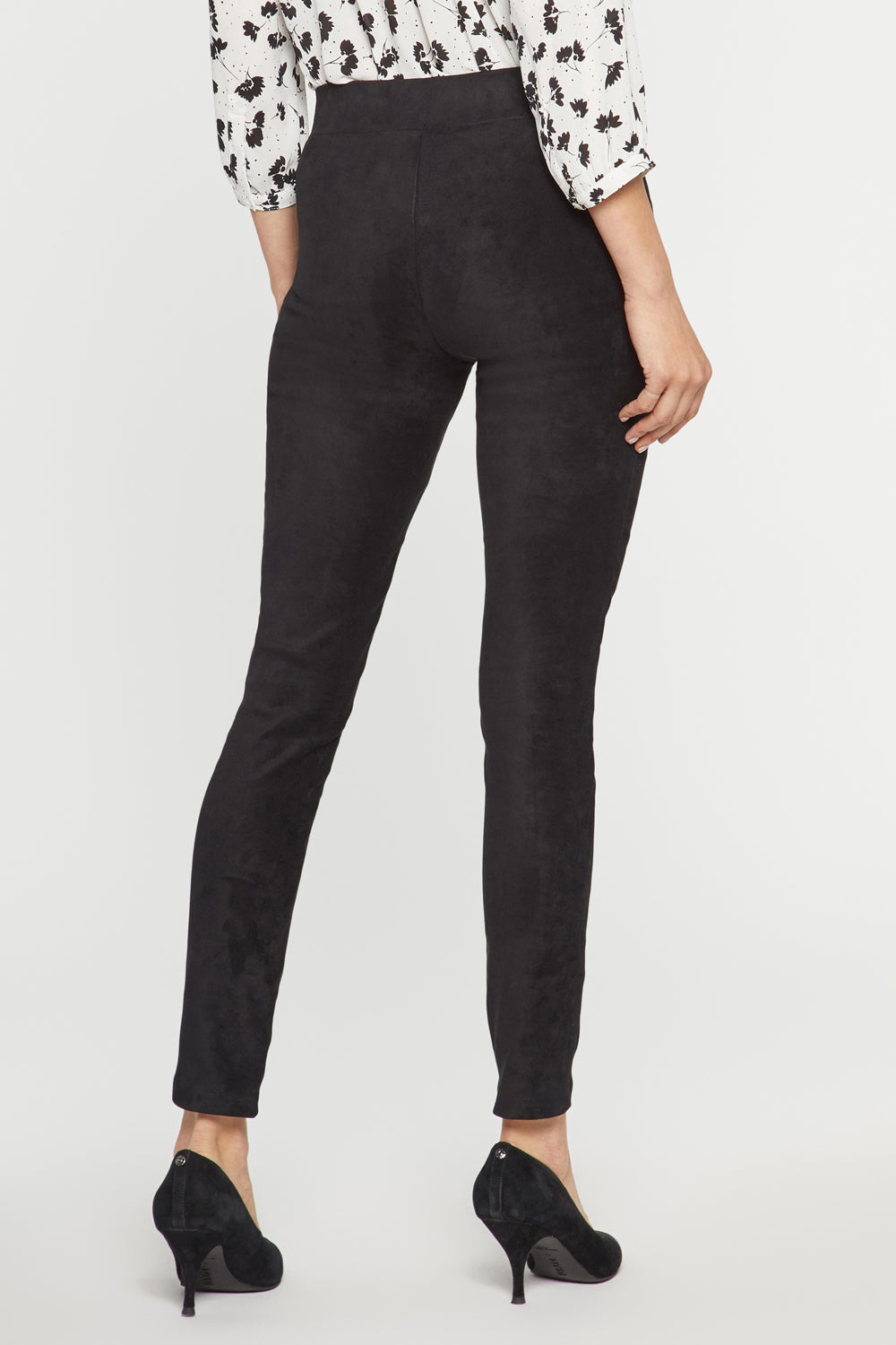 Basic Legging Pants In Petite In Faux Suede - Black Black | NYDJ