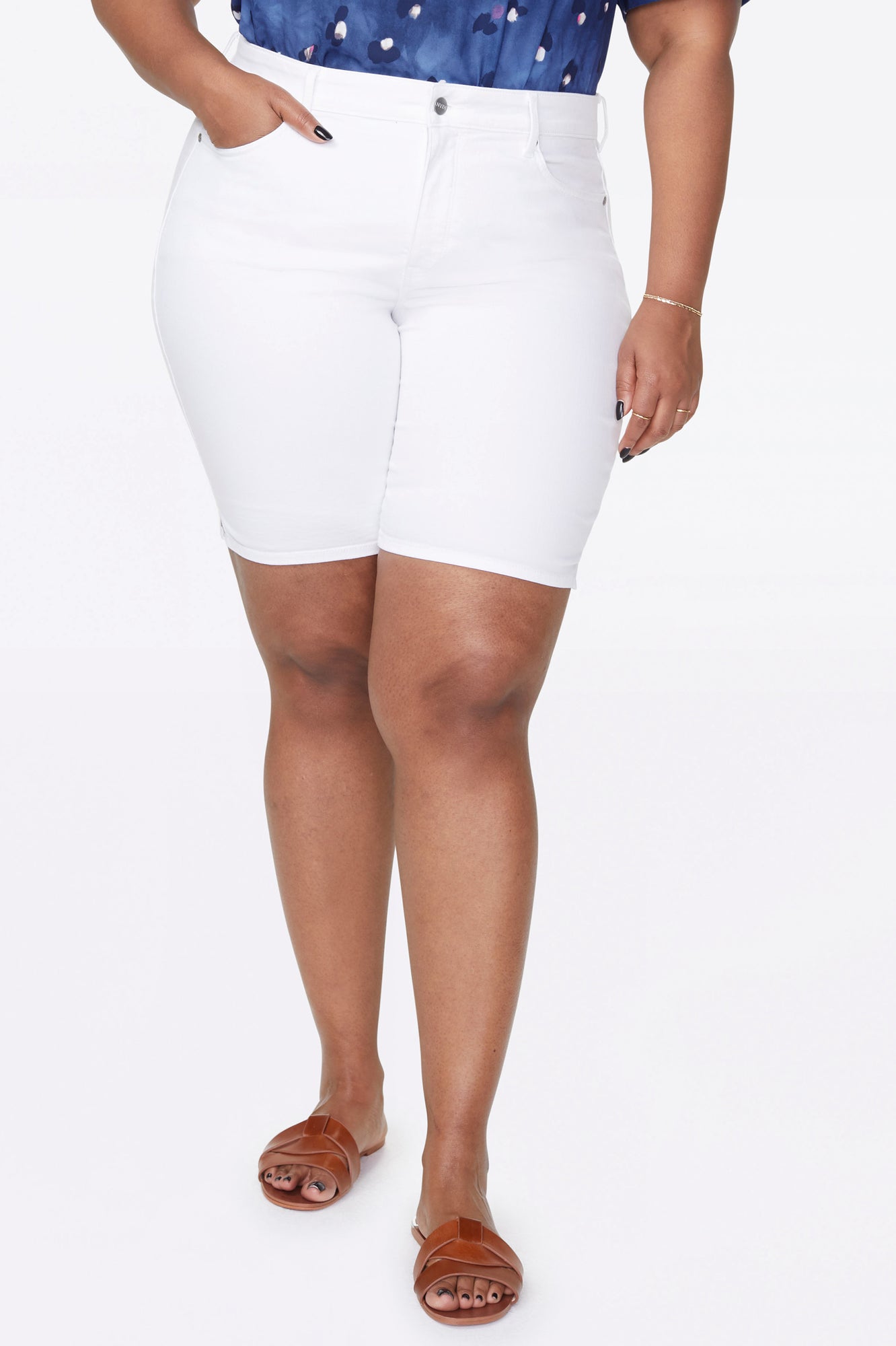 NYDJ Ella Denim Shorts In Plus Size With Side Slits - Optic White